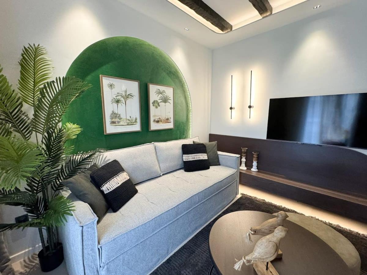 Urban Gem In The Heart Of Naoussa A Stylish Escape Apartman Náusza Imathíasz Kültér fotó